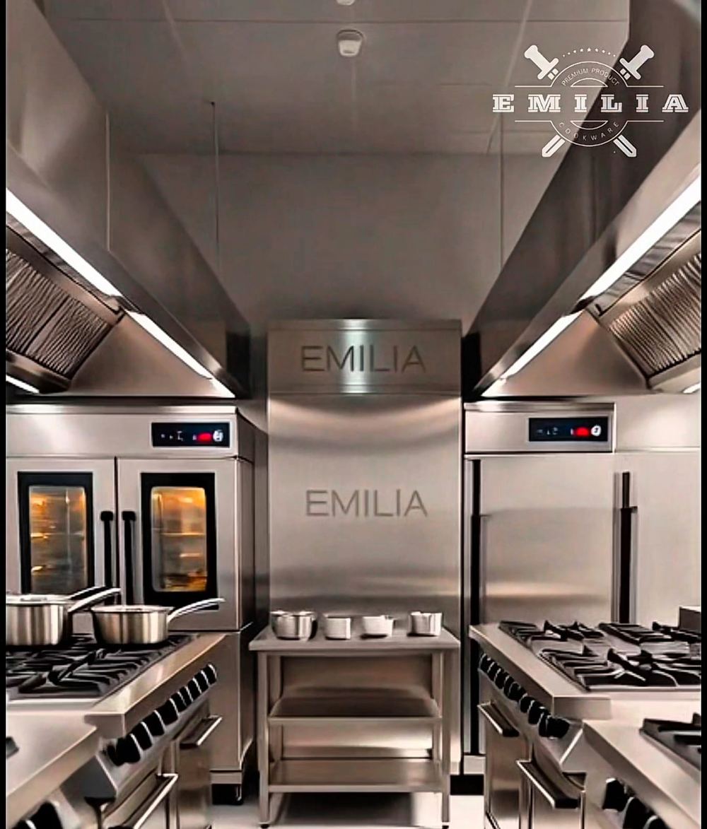 Emilia still 5